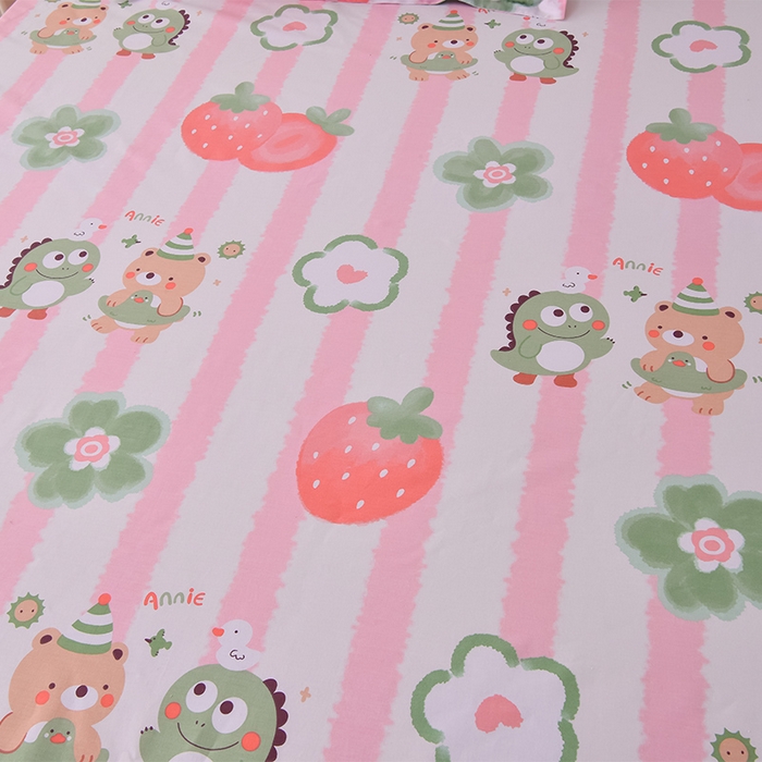 91家纺网 家纺一手货源 找家纺 床笠人家 2025新款全棉印花防水床笠防水隔尿透气-印花防水床笠 亲密伙伴