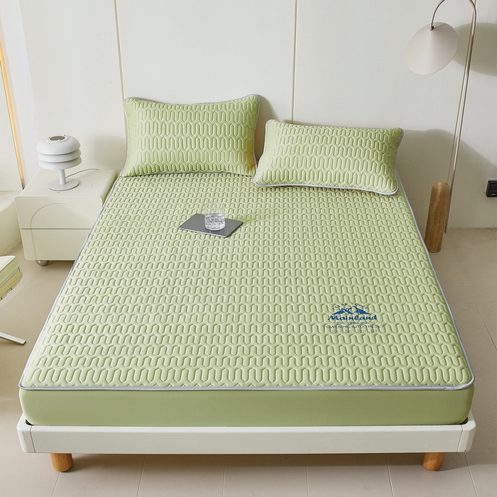 91家纺网 家纺一手货源 找家纺 LIFE.丽芙 2024新款乳胶凉席素色-富士山烫画床笠款 豆绿