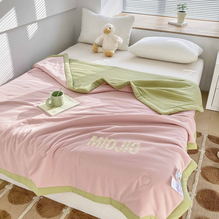 91家纺网 家纺一手货源 找家纺 梦恬佳  2024新款泡泡纱羽丝棉夏被 西瓜粉