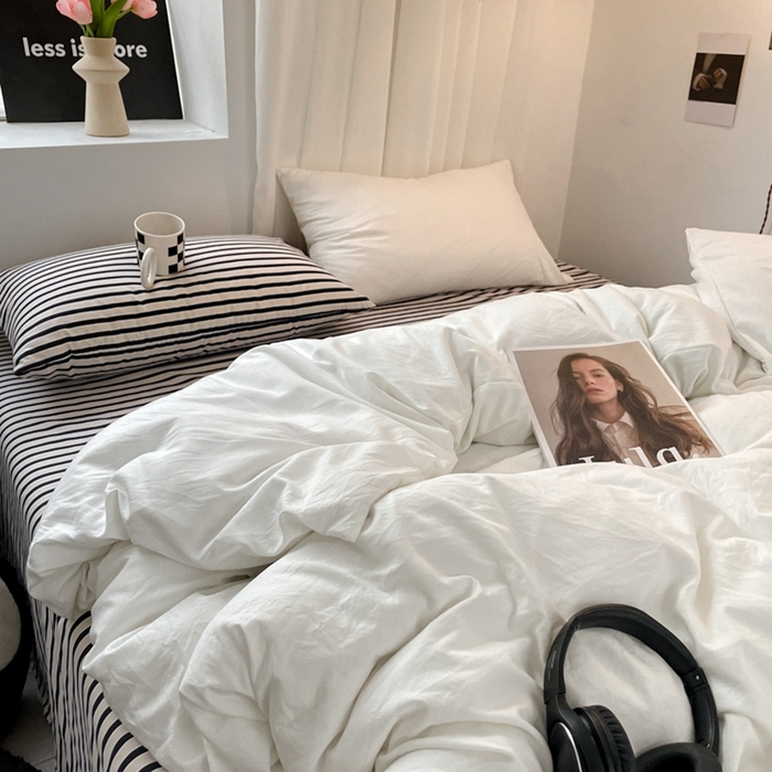 91家纺网 家纺一手货源 找家纺 耀达家居 2024新款ins 纯色双拼条纹水洗棉四件套 奶白