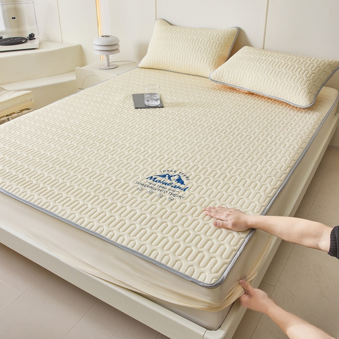 91家纺网 家纺一手货源 找家纺 LIFE.丽芙 2024新款乳胶凉席素色-富士山烫画床笠款 米白