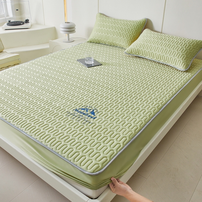 91家纺网 家纺一手货源 找家纺 LIFE.丽芙 2024新款乳胶凉席素色-富士山烫画床笠款 豆绿