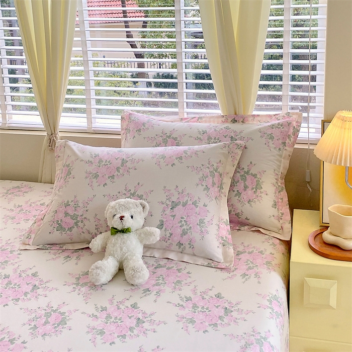 91家纺网 家纺一手货源 找家纺 宝齐莱家纺 2024新款13372全棉印花系列单品枕套 莫奈花园-粉