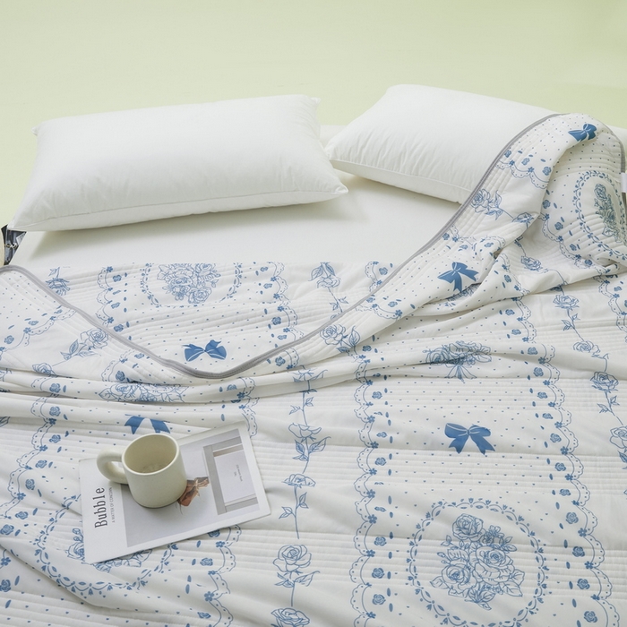 91家纺网 家纺一手货源 找家纺 LIFE.丽芙 2024年新品韩式风凉感丝夏被-跑量 浪漫庄园-蓝