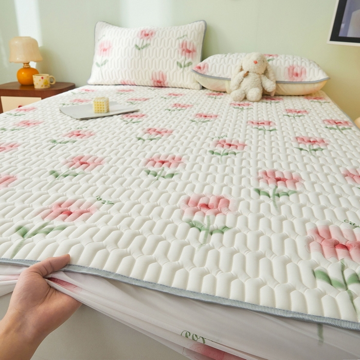 91家纺网 家纺一手货源 找家纺 LIFE.丽芙 2024年新品0.4乳胶凉席加厚床笠款三件套图片一 花语