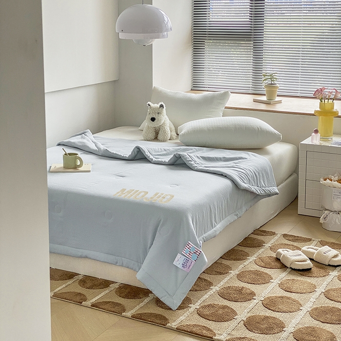 91家纺网 家纺一手货源 找家纺 梦恬佳  2024新款泡泡纱羽丝棉夏被 香草蓝