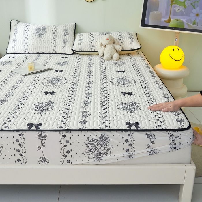 91家纺网 家纺一手货源 找家纺 LIFE.丽芙 2024年新品0.4乳胶凉席加厚床笠款三件套图片一 浪漫庄园-黑