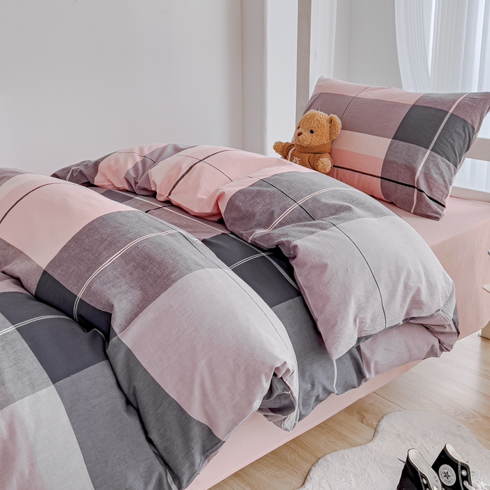 91家纺网 家纺一手货源 找家纺 久典家居 2024新款A类全棉学生款三件套 都市风尚粉