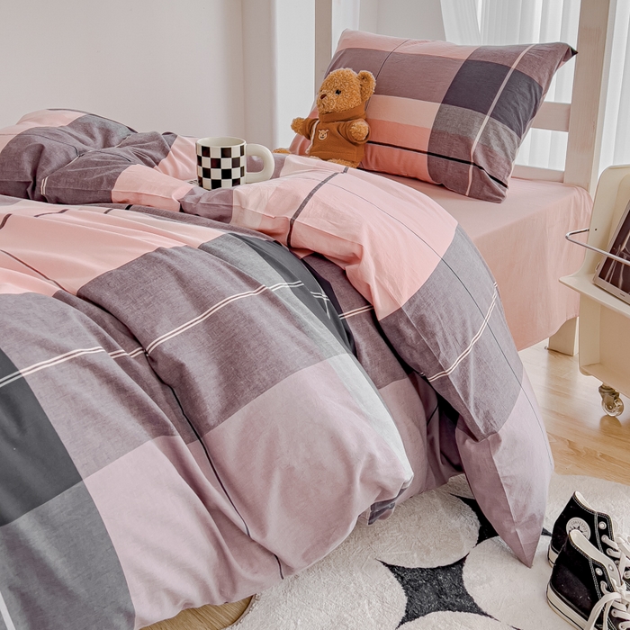 91家纺网 家纺一手货源 找家纺 久典家居 2024新款A类全棉学生款三件套 都市风尚粉