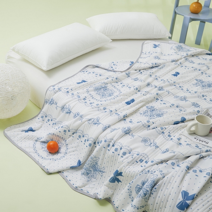 91家纺网 家纺一手货源 找家纺 LIFE.丽芙 2024年新品韩式风凉感丝夏被-跑量 浪漫庄园-蓝