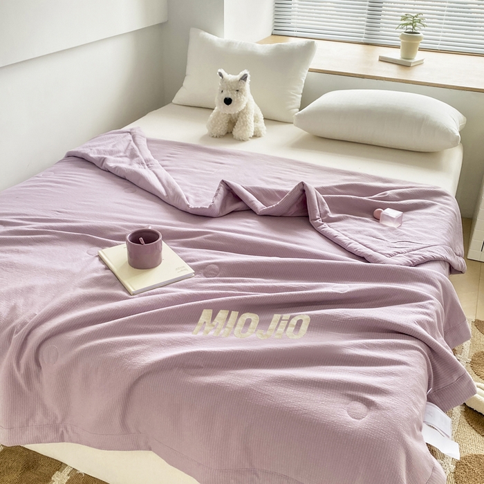 91家纺网 家纺一手货源 找家纺 梦恬佳  2024新款泡泡纱羽丝棉夏被 啵啵紫