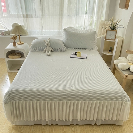 91家纺网 家纺一手货源 找家纺 （总）鑫姿席业 2025新款A类抗菌冰豆豆床裙款凉席-花朵系列