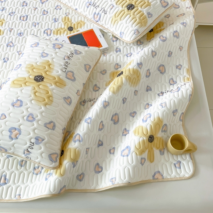 91家纺网 家纺一手货源 找家纺 LIFE.丽芙 2024年0.4乳胶凉席加厚条席款三件套＋凉感丝夏被可组合四件套图片二 寐色