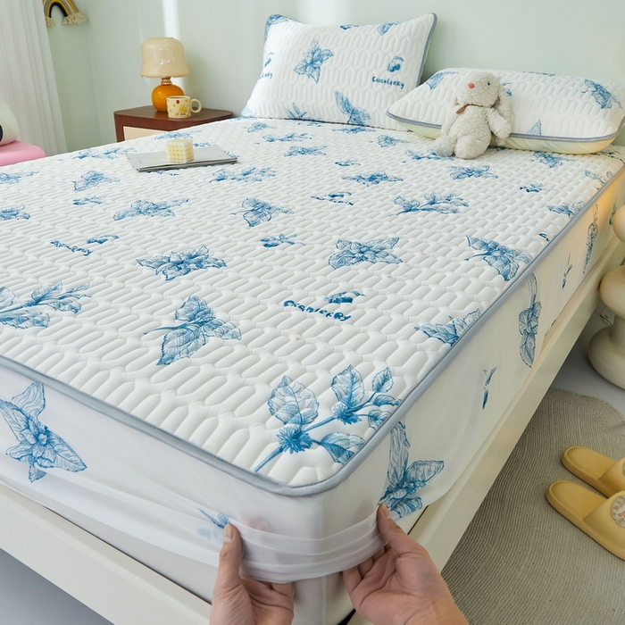 91家纺网 家纺一手货源 找家纺 LIFE.丽芙 2024年新品0.4乳胶凉席加厚床笠款三件套图片一 花涧