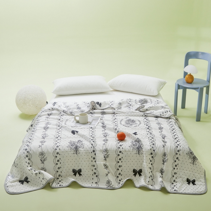 91家纺网 家纺一手货源 找家纺 LIFE.丽芙 2024年新品韩式风凉感丝夏被-跑量 浪漫庄园-黑