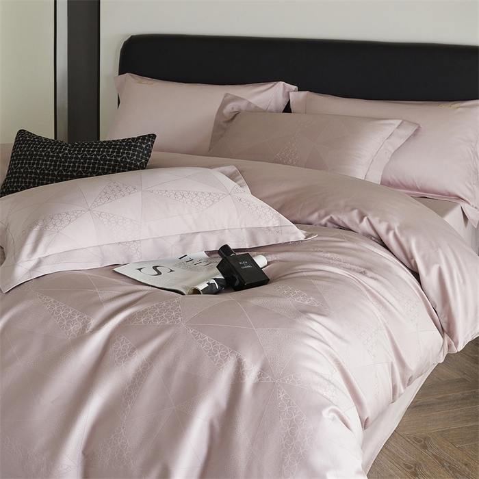 91家纺网 家纺一手货源 找家纺 梦享生活家居 2024新款100支贡缎提花四件套 格琳-粉