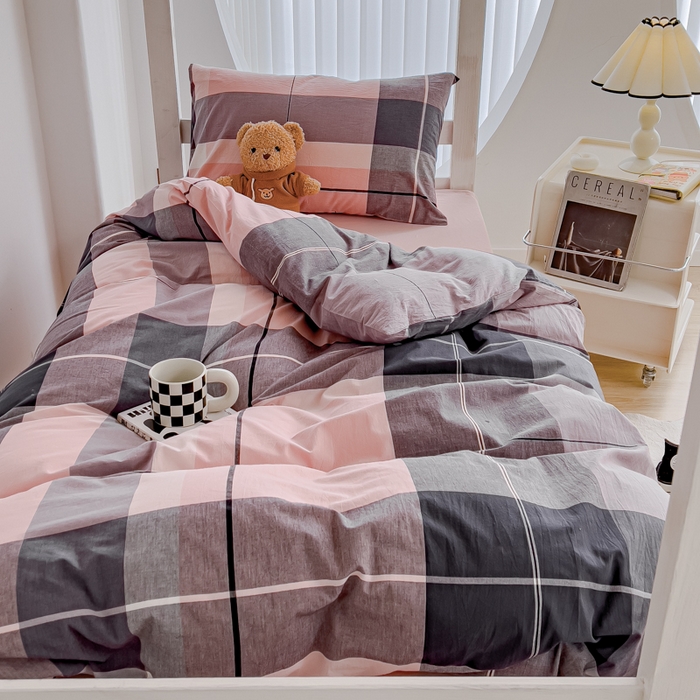 91家纺网 家纺一手货源 找家纺 久典家居 2024新款A类全棉学生款三件套 都市风尚粉