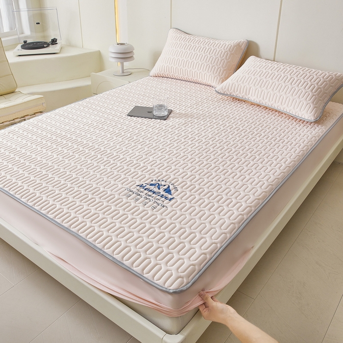 91家纺网 家纺一手货源 找家纺 LIFE.丽芙 2024新款乳胶凉席素色-富士山烫画床笠款 樱花粉