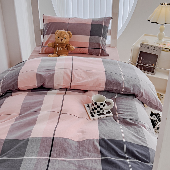 91家纺网 家纺一手货源 找家纺 久典家居 2024新款A类全棉学生款三件套 都市风尚粉