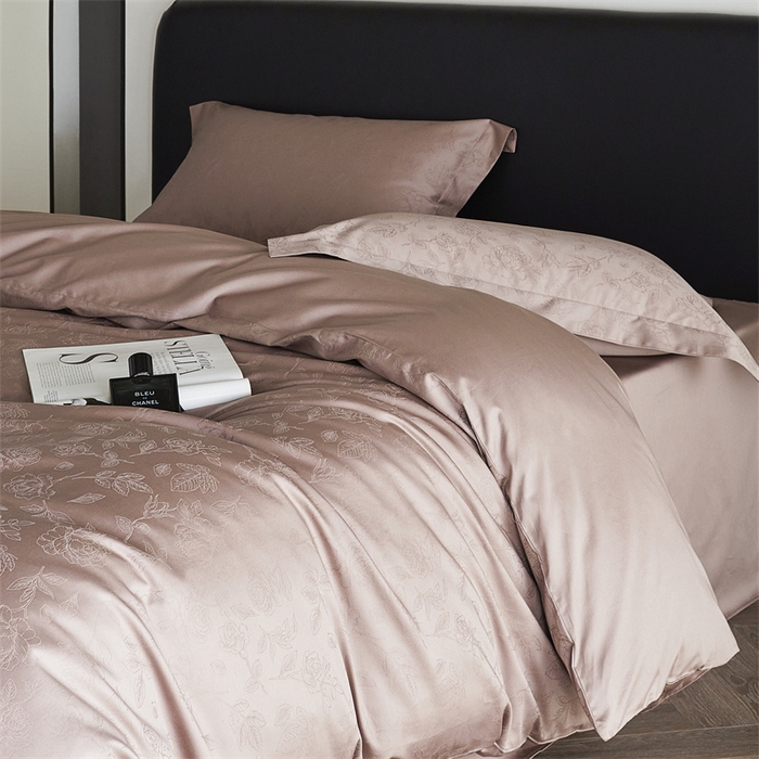 91家纺网 家纺一手货源 找家纺 梦享生活家居 2024新款100支贡缎提花四件套 赛琳-粉