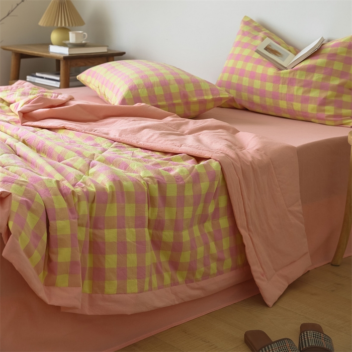 91家纺网 家纺一手货源 找家纺 【直播爆款】24新品A类抗菌全棉色织水洗棉夏被四件套夏凉被空调被-粉黄中格