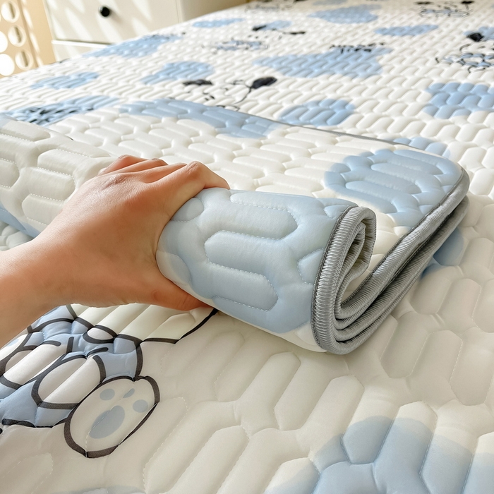 91家纺网 家纺一手货源 找家纺 LIFE.丽芙 2024年0.4乳胶凉席加厚条席款三件套＋凉感丝夏被可组合四件套图片二 皮皮狗