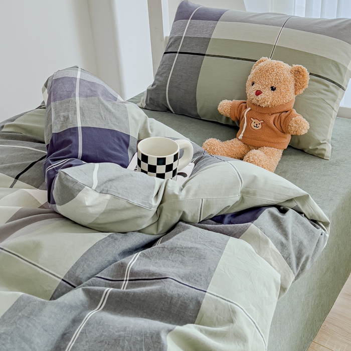 91家纺网 家纺一手货源 找家纺 久典家居 2024新款A类全棉学生款三件套 都市风尚绿