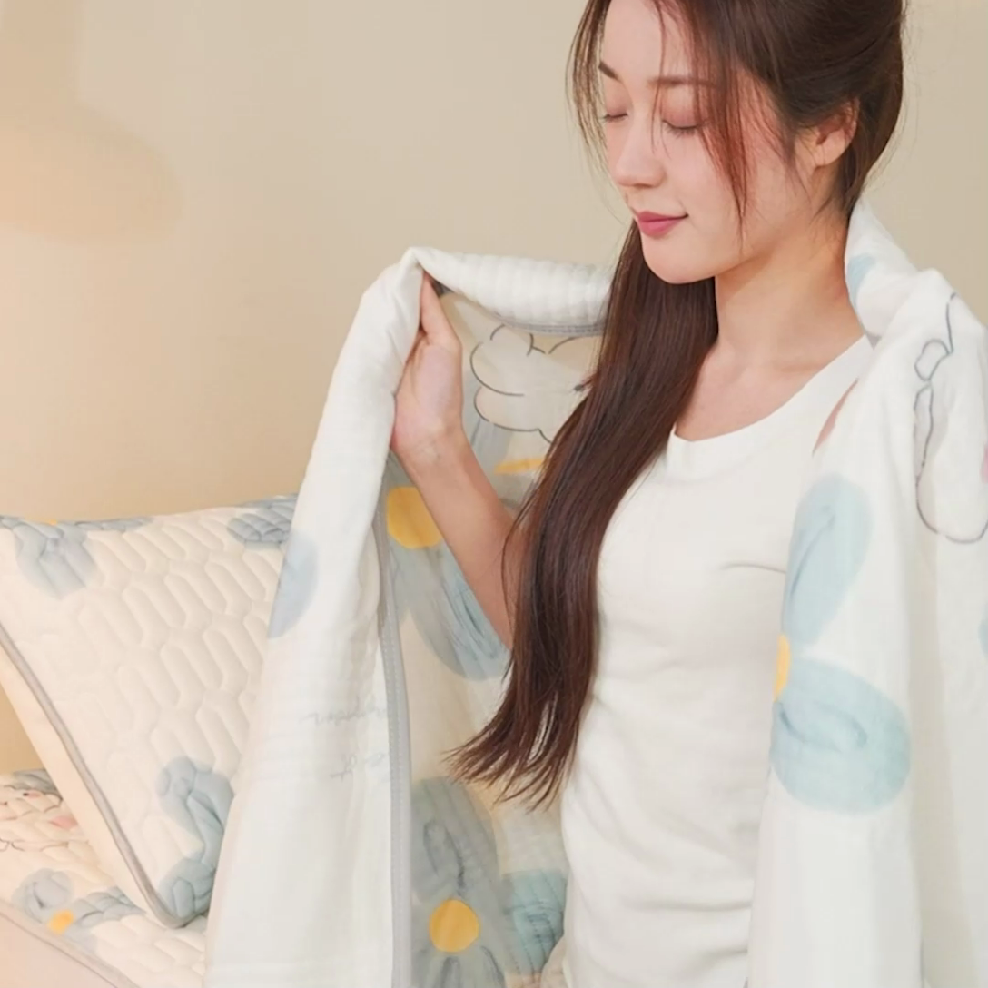 91家纺网 家纺一手货源 找家纺 LIFE.丽芙 2024年新品韩式风凉感丝夏被-跑量 邻家小兔