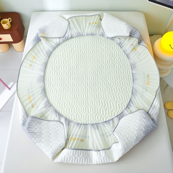 91家纺网 家纺一手货源 找家纺 LIFE.丽芙 2024年新品0.4乳胶凉席加厚床笠款三件套+凉感丝夏被可组合四件套-图片一 月半星辰