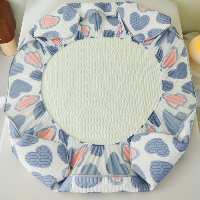 91家纺网 家纺一手货源 找家纺 LIFE.丽芙 2024年新品0.4乳胶凉席加厚床笠款三件套+凉感丝夏被可组合四件套-图片一 爱心满满