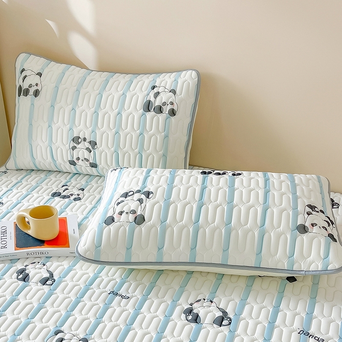 91家纺网 家纺一手货源 找家纺 LIFE.丽芙 2024新款凉感丝乳胶枕套印花款图片二 小熊猫