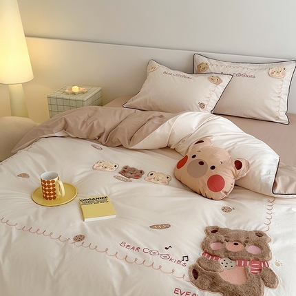 91家纺网 家纺一手货源 找家纺 （总）蜜柚 2024新款全棉水洗棉贴布绣工艺四件套送同款抱枕
