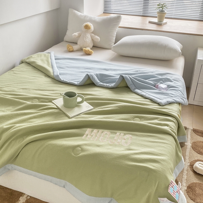 91家纺网 家纺一手货源 找家纺 梦恬佳  2024新款泡泡纱羽丝棉夏被 气泡绿