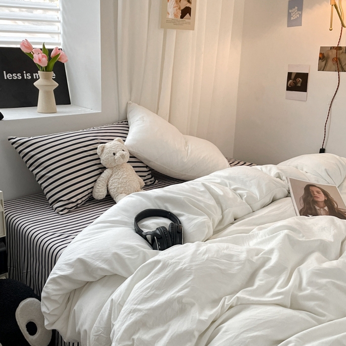 91家纺网 家纺一手货源 找家纺 耀达家居 2024新款ins 纯色双拼条纹水洗棉四件套 奶白