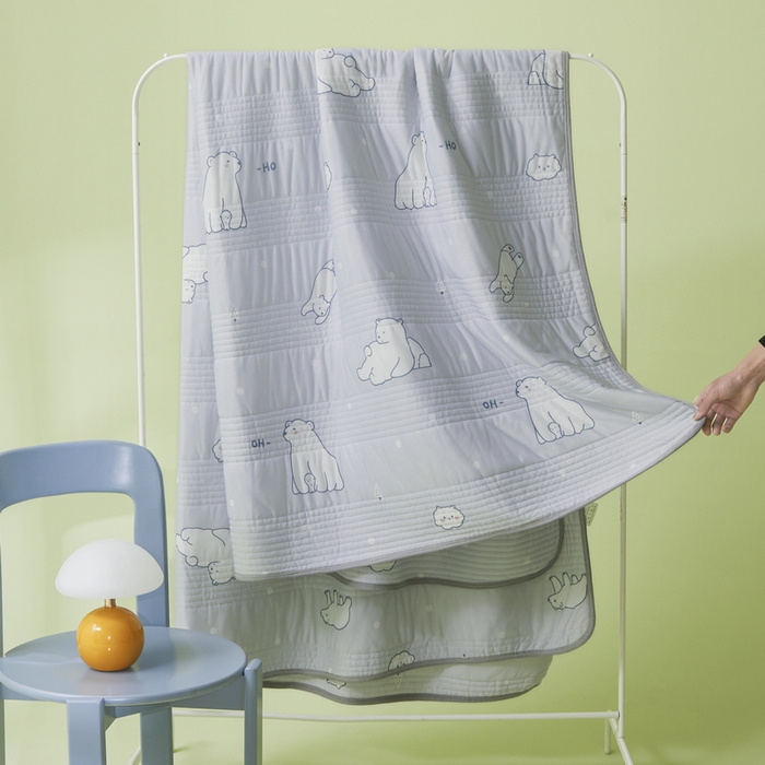 91家纺网 家纺一手货源 找家纺 LIFE.丽芙 2024年新品韩式风凉感丝夏被-跑量 北极熊-灰