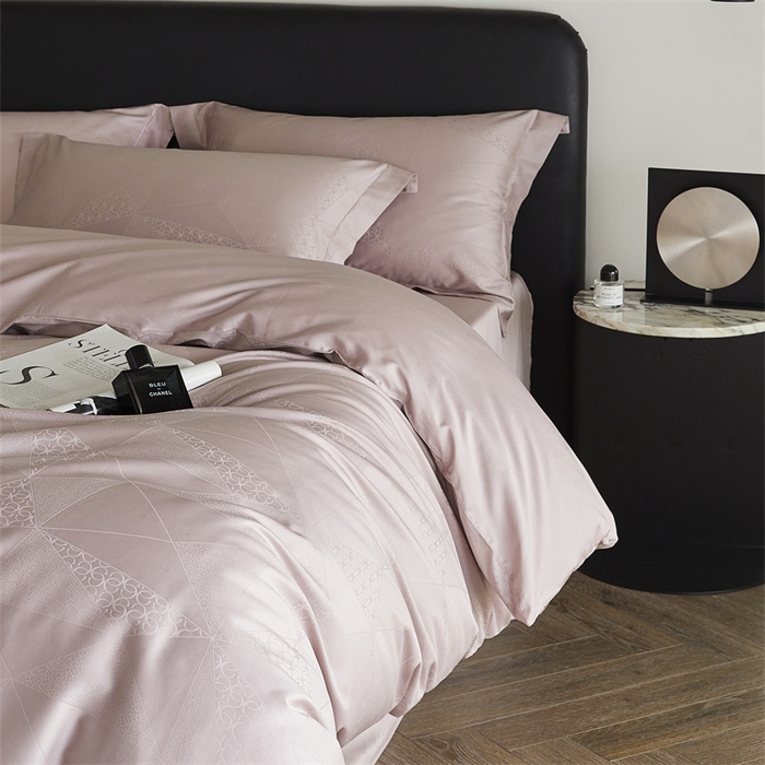 91家纺网 家纺一手货源 找家纺 梦享生活家居 2024新款100支贡缎提花四件套 格琳-粉