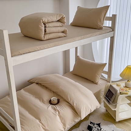 91家纺网 家纺一手货源 找家纺 久典家居 2024新款A类全棉学生款三件套 米驼