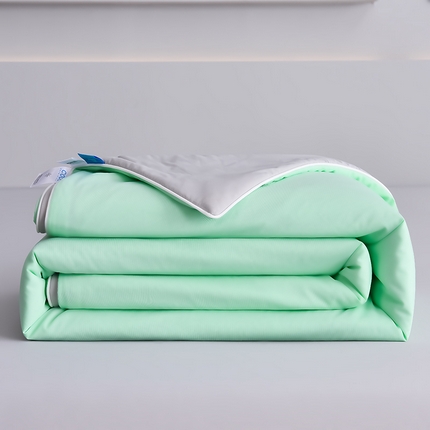 91家纺网 家纺一手货源 找家纺 梦依依 2025新款冰淇淋凉感丝抗菌夏被 果绿-浅灰