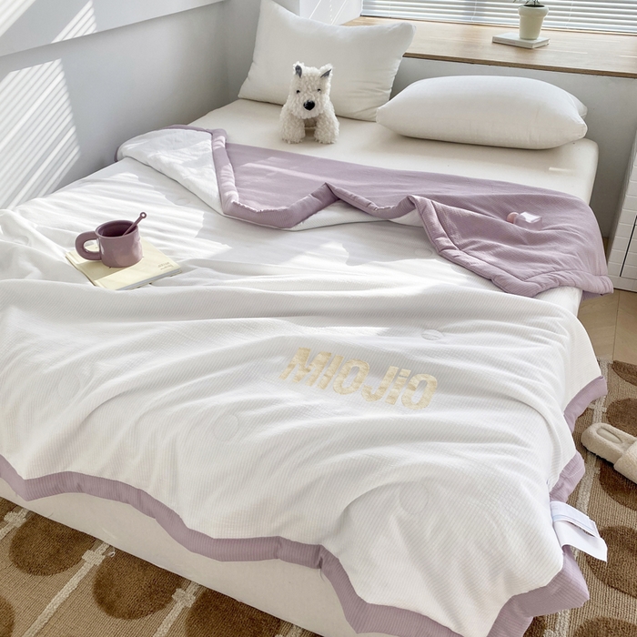 91家纺网 家纺一手货源 找家纺 梦恬佳  2024新款泡泡纱羽丝棉夏被 香芋拿铁