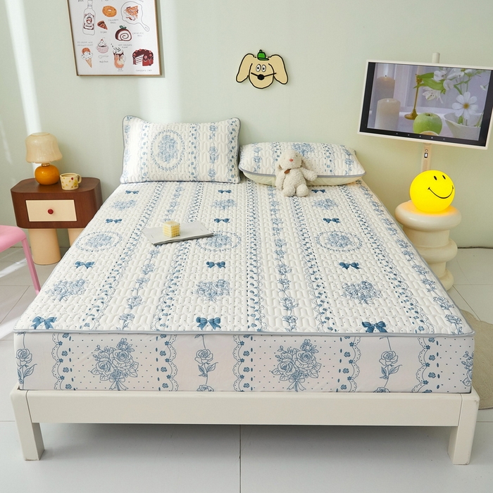 91家纺网 家纺一手货源 找家纺 LIFE.丽芙 2024年新品0.4乳胶凉席加厚床笠款三件套图片一 浪漫庄园-蓝