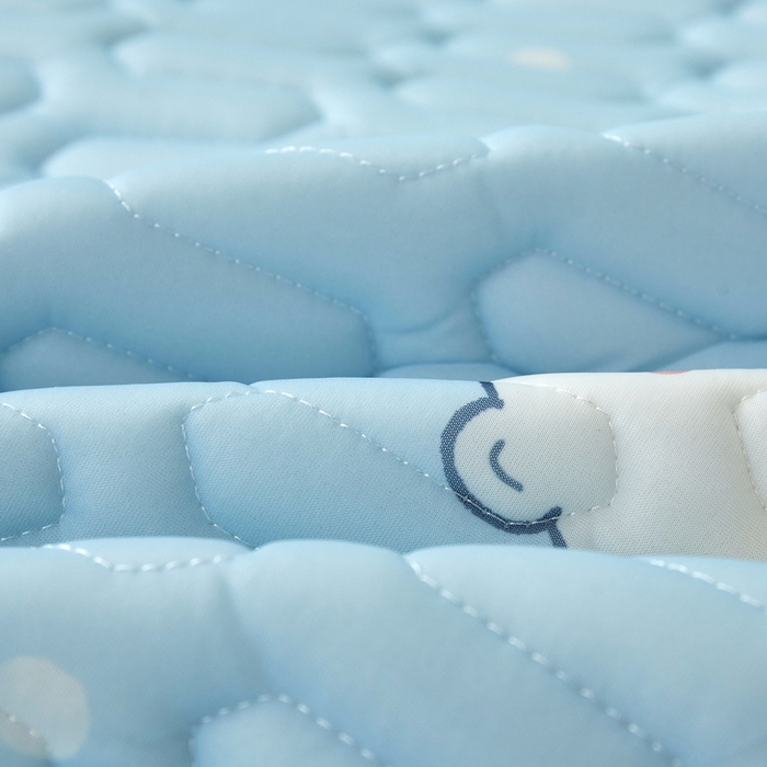 91家纺网 家纺一手货源 找家纺 LIFE.丽芙 2024新款凉感丝乳胶枕套印花款图片一 北极熊-蓝