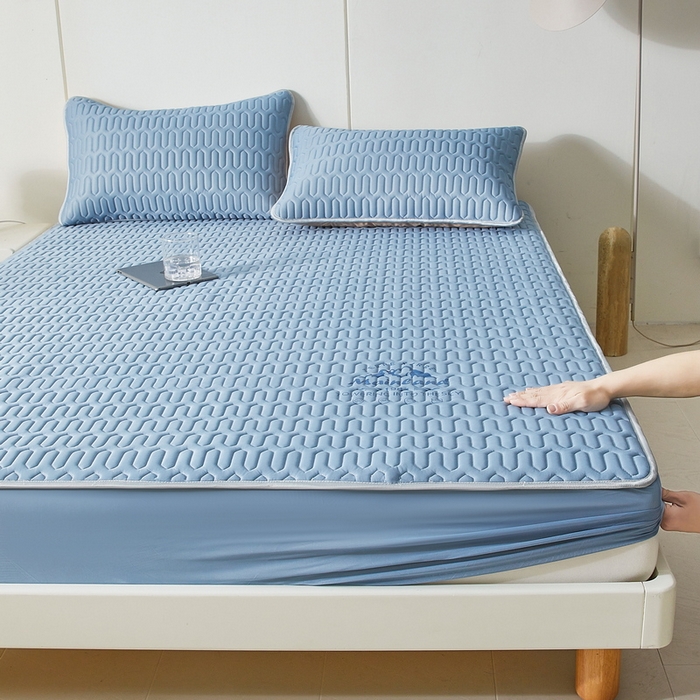 91家纺网 家纺一手货源 找家纺 LIFE.丽芙 2024新款乳胶凉席素色-富士山烫画床笠款 宾利蓝