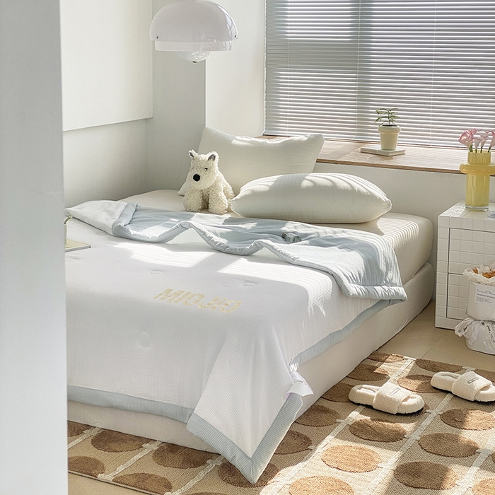 91家纺网 家纺一手货源 找家纺 梦恬佳  2024新款泡泡纱羽丝棉夏被 海盐日记