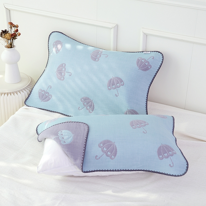 91家纺网 家纺一手货源 找家纺 朴尔毛巾被2024年新品柔绵绵风贝壳针复合工艺六层纱布枕巾 晨雨-蓝枕巾52*78cm