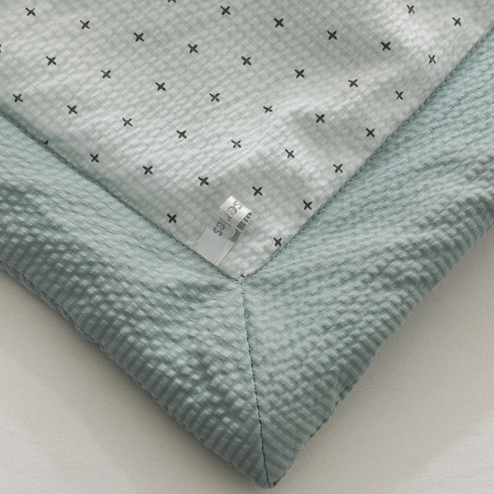 91家纺网 家纺一手货源 找家纺 伊婷人家纺 2024新款泡泡棉印花透气爽肤被 简约蓝