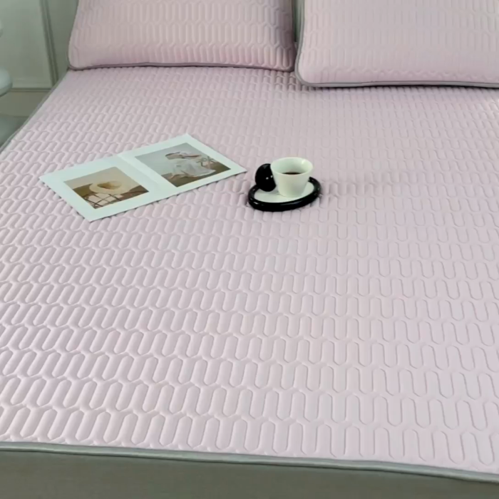 91家纺网 家纺一手货源 找家纺 福来临 2025新款印花凉感丝含胶凉席夏被三件套四件套 含胶凉席-浅紫色