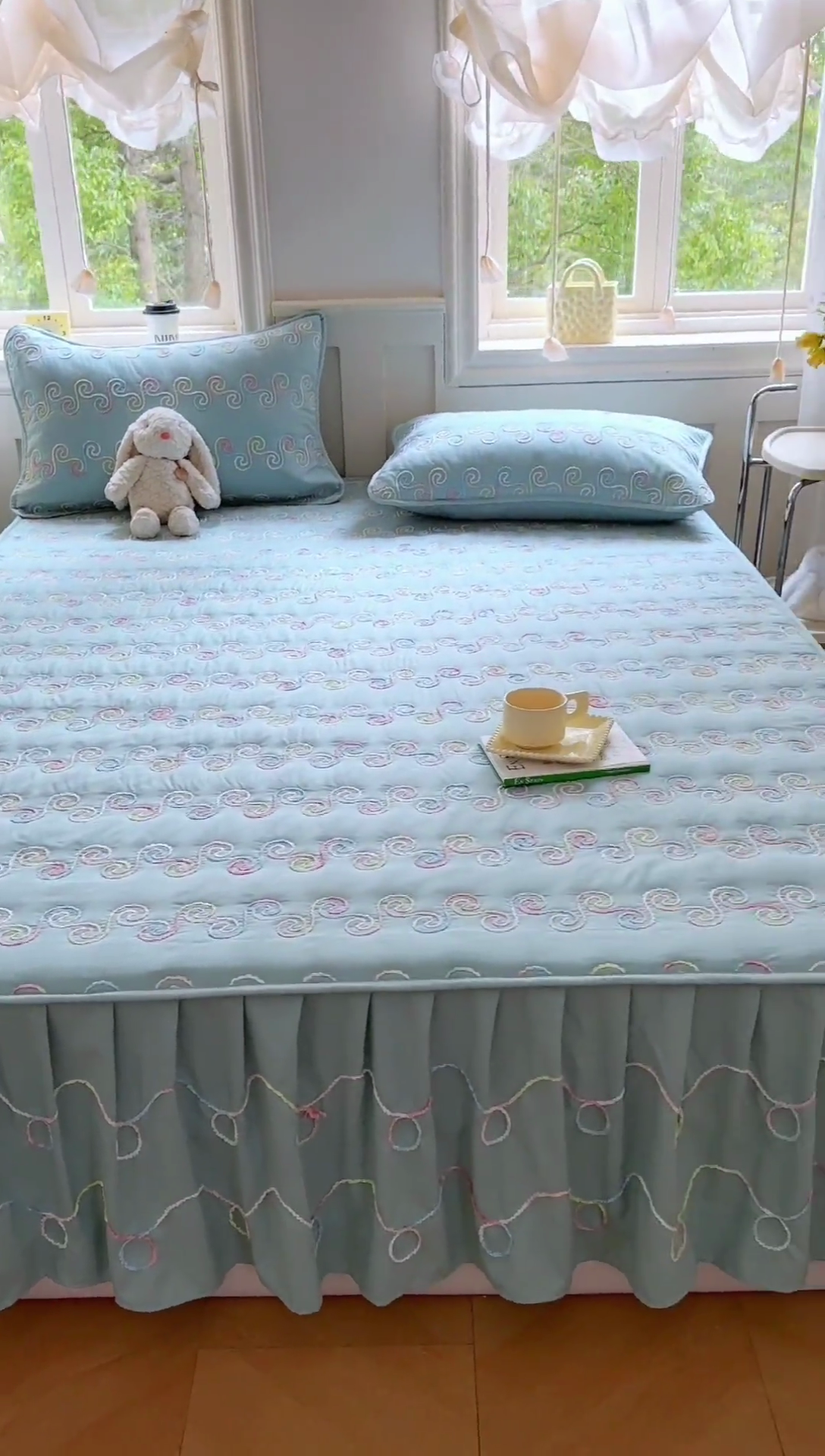 91家纺网 家纺一手货源 找家纺 尊康家纺（原磊科） 2024新款亲肤奶昔棉夹棉床裙-洛可可 洛可可-水波绿