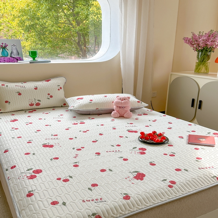 91家纺网 家纺一手货源 找家纺 慕尚家纺 2025新款凉感丝印花乳胶凉席 樱桃小兔