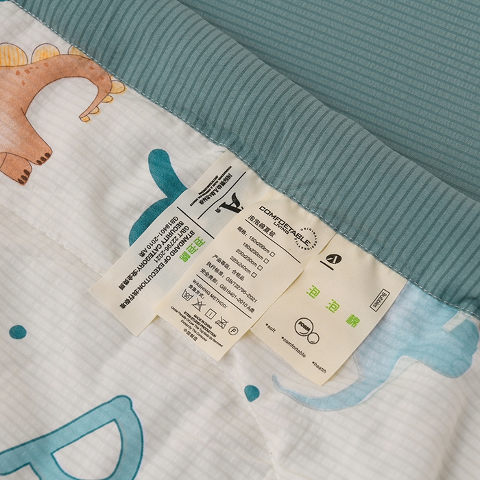 91家纺网 家纺一手货源 找家纺  盈超2024新款A类有氧提花泡泡纱床裙夏被四件套 字母恐龙