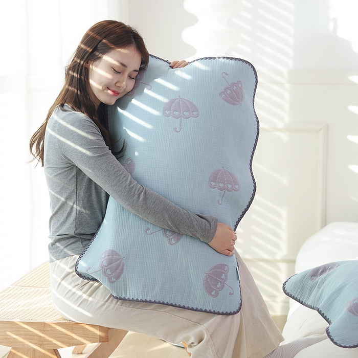 91家纺网 家纺一手货源 找家纺 朴尔毛巾被2024年新品柔绵绵风贝壳针复合工艺六层纱布枕巾 晨雨-蓝枕巾52*78cm